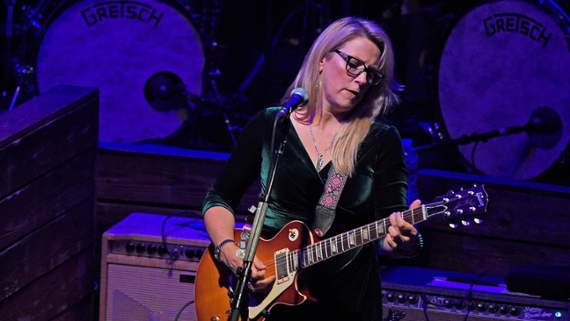 Make your solos sing with this lesson on Susan Tedeschi's lyrical blues stylings