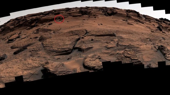'Dog door' on Mars is a rocky 'doorway into the ancient past,' NASA says