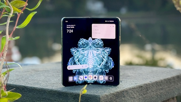 Read our review of the new OnePlus Open foldable