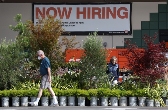 US adds 528K jobs in July