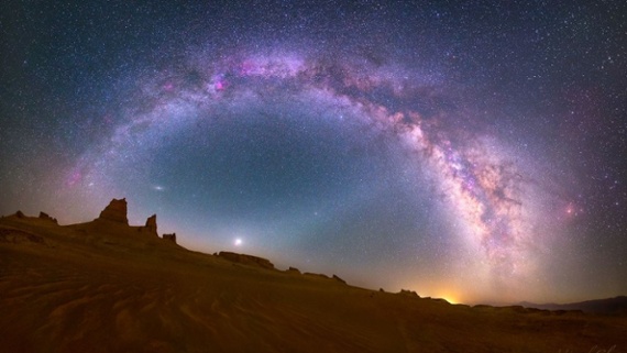The Milky Way sparkles like fireworks in the desert