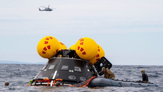Artemis 2 astronauts practice splashdown with U.S. Navy