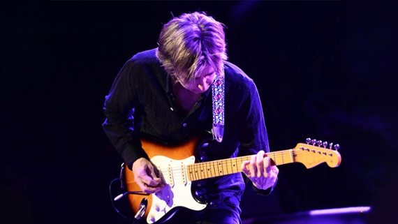 How to play blues like Eric Johnson