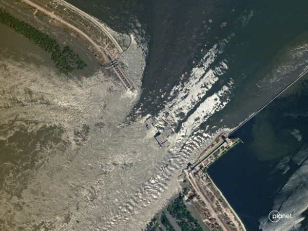 Ukraine dam collapse seen from space (photos)