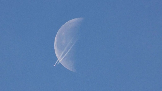 Why can we sometimes see the moon in the daytime?