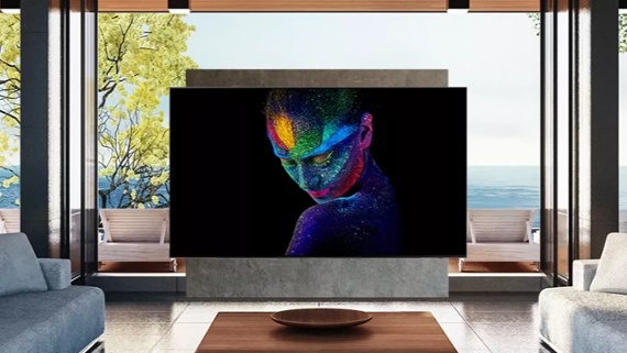 Samsung finally makes an OLED TV