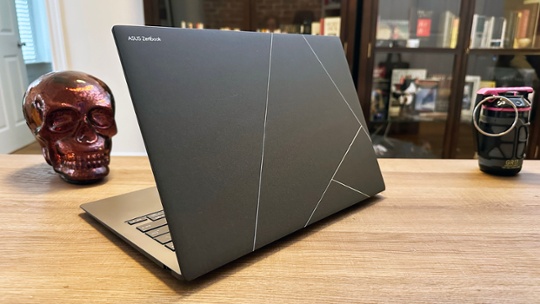 Asus Zenbook S 14 Lunar Lake battery life: no giant leap, but one small step for Intel