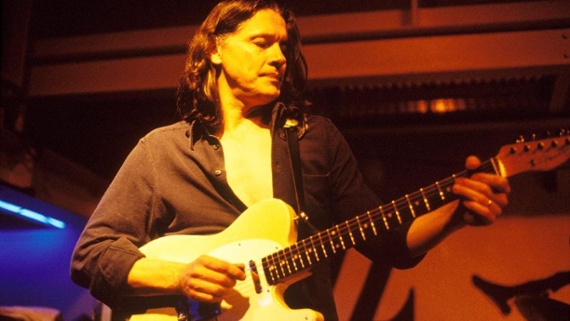 Introduce jazz chops into your blues solos with this lesson in Robben Ford's masterful style
