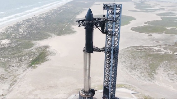 SpaceX stacks Starship megarocket ahead of 4th test flight