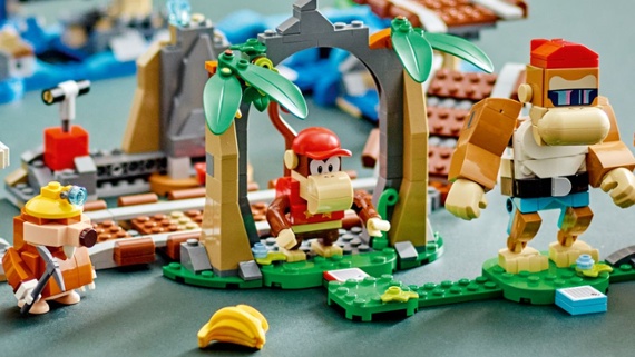 Lego's Super Mario is getting a whole mess of Donkey Kong