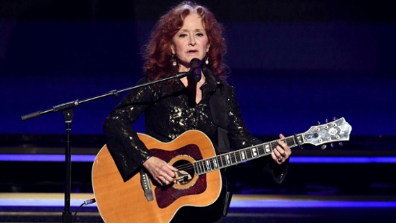 Watch Bonnie Raitt’s emotive Livin’ For the Ones lyric video from her new album, Just Like That…