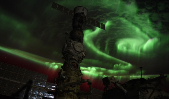 Astronaut Samantha Cristoforetti shares unreal images of the southern lights from space