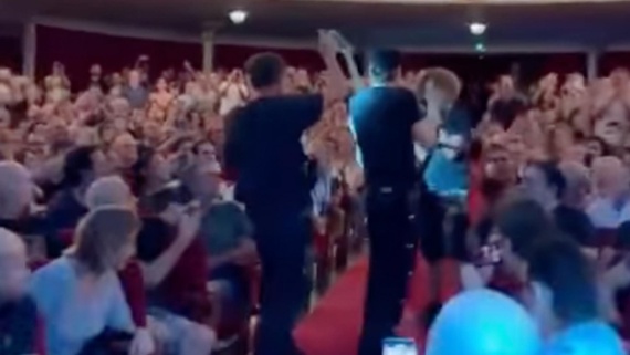 Watch Steve Vai hand his guitar to a teenage fan mid-show, who then brings the house down with his insane playing