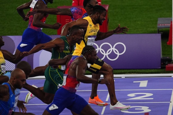 What exactly is a photo finish? Noah Lyles wins 100m Olympic gold by a chest hair