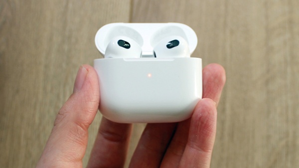 Expect two new Apple AirPods 4 versions soon