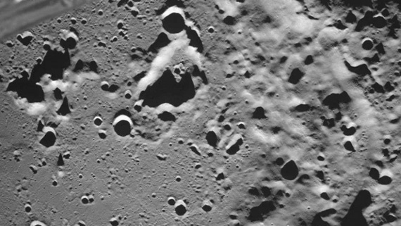 Russia's Luna-25 lander snaps 1st photo of moon's surface