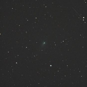 Webcast tonight! See the bright Comet Leonard pass a brilliant star cluster tonight