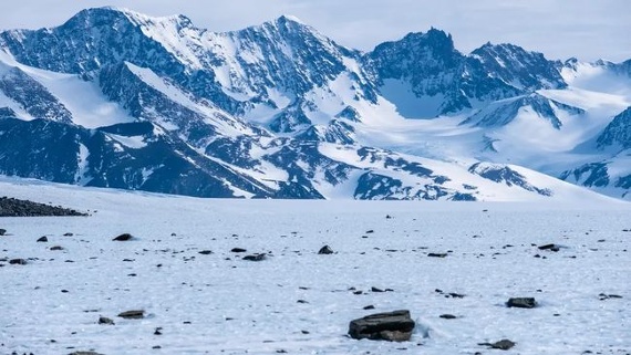 Thousands of meteorites could be lost in Antarctic ice