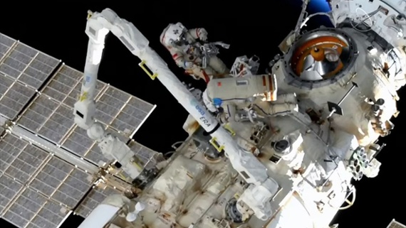 Spacesuit power problem cuts Russian spacewalk short outside space station