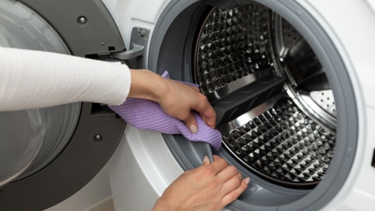 Stubborn mold in your washing machine seal? Here’s how to get rid of it for good