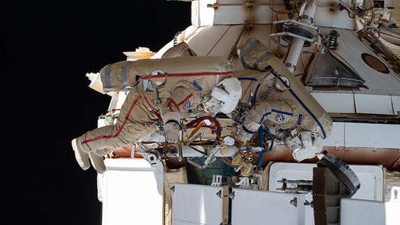 Watch 2 cosmonauts spacewalk outside the ISS today
