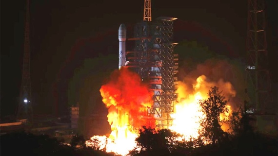 China launched 2 rockets back-to-back just ahead of astronauts' landing