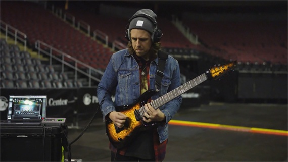 “It was right before doors, so we moved fast”: Watch Mike Stringer lay down a ferocious 7-string playthrough of Spiritbox’s heaviest track yet in an empty arena – just minutes before fans storm the venue