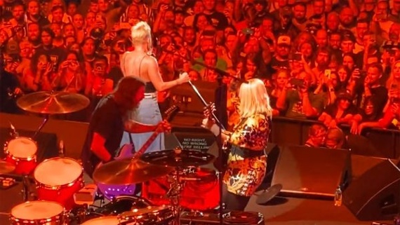 See Nancy Wilson perform Barracuda with Foo Fighters, Pink, and Jon Theodore at the second Taylor Hawkins tribute event