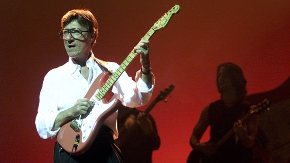 Hank Marvin: “When I got the first Strat we’d ordered with a ‘tremolo arm’, I was intrigued. None of us had seen one before or really knew what it did”