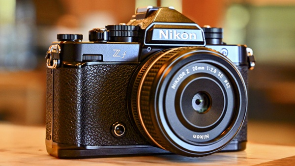 We go hands-on with the Nikon 7f