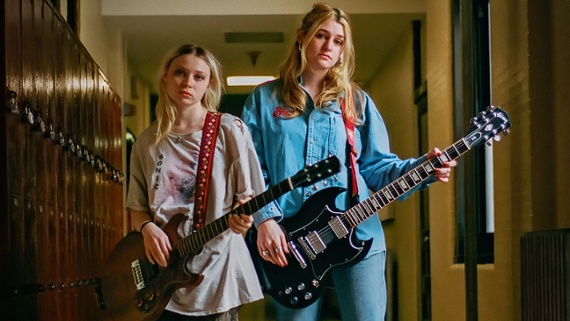 Introducing Momma, the '90s-inspired guitar duo behind one of 2022's best alt-rock albums