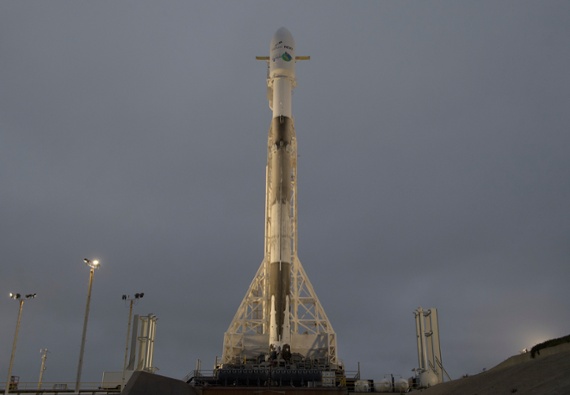 SpaceX aborts launch of Falcon 9 rocket at last minute