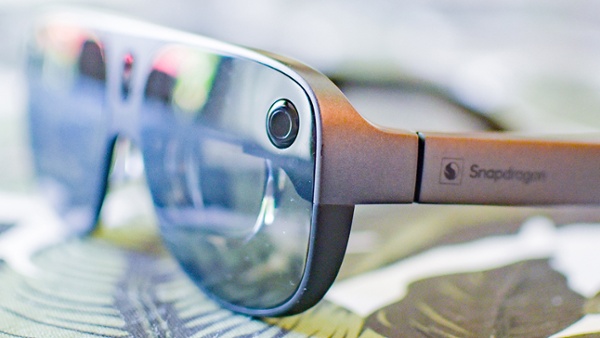 An exclusive look at the Snapdragon AR2 smart glasses