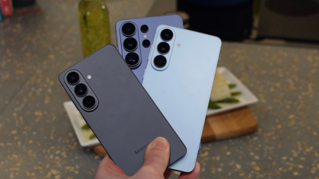 Three Samsung Galaxy S26 phones