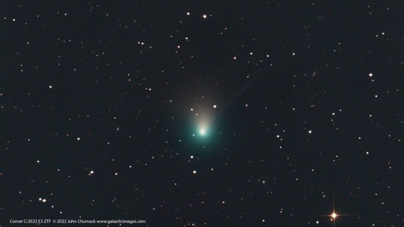 A dazzling green comet has stargazers thrilled (photos)