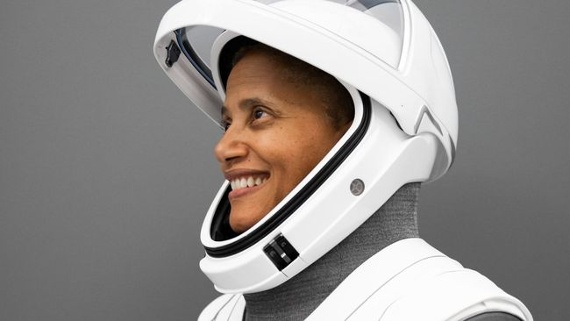 Sian Proctor is the 1st Black woman to pilot a spacecraft