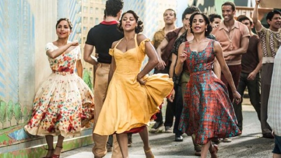 Steven Spielberg's West Side Story Is Being Praised For Having Spanish Dialogue Without Subtitles