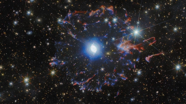 Space photo of the day: A star dies in the Cat's Eye