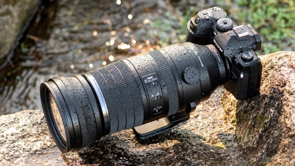 This OM telephoto lens offers a staggering level of zoom