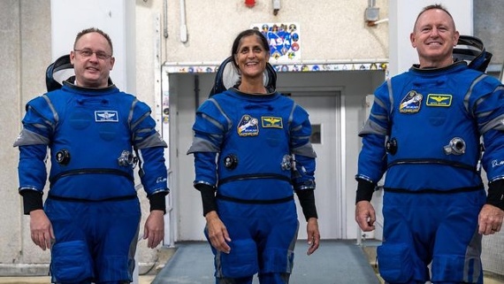 Boeing's spacesuits have astronauts buzzing (exclusive)