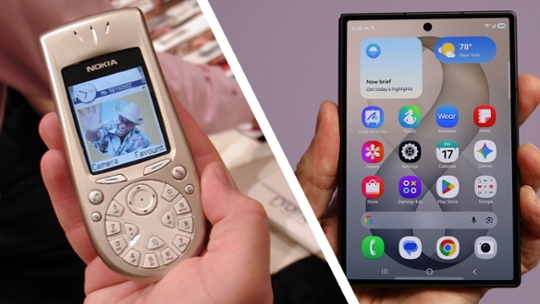 side by side image of Nokia 3650 and Galaxy Z Fold 8