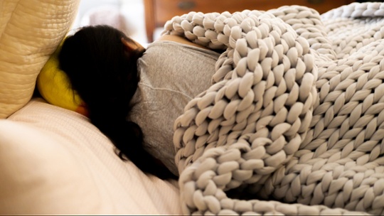 New study finds weighted blankets can improve sleep in adults with insomnia — here’s how