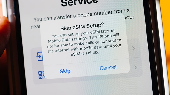 The iPhone 15 could come with eSIM options everywhere