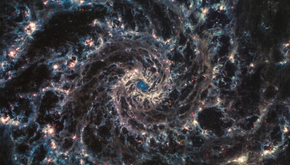James Webb Space Telescope's stunning 'Phantom Galaxy' picture looks like a wormhole