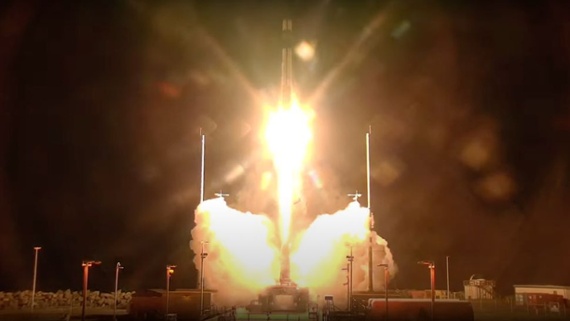 Rocket Lab launches mysterious spy satellites (video)