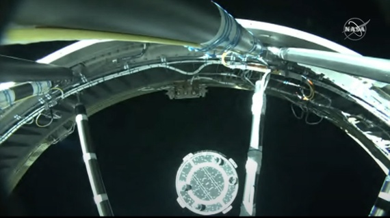 Watch Boeing's Starliner dock at the space station for 1st time