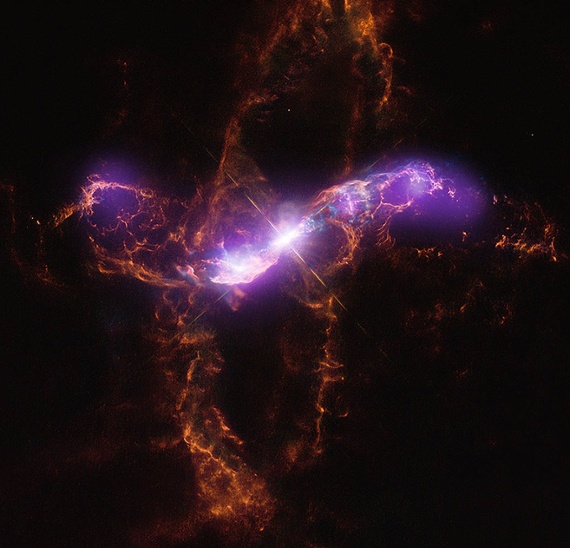 Purple space 'lightning' spews from stellar corpse, creating cosmic shock waves (video)