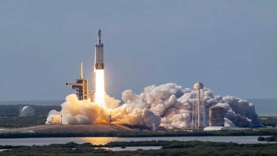 GOES-U satellite launches to orbit on SpaceX Falcon Heavy
