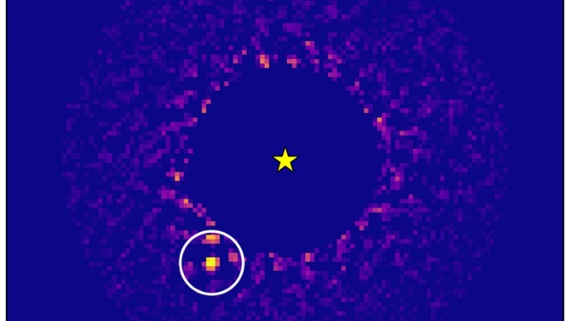 Giant exoplanet found thanks to star-mapping data (photos)