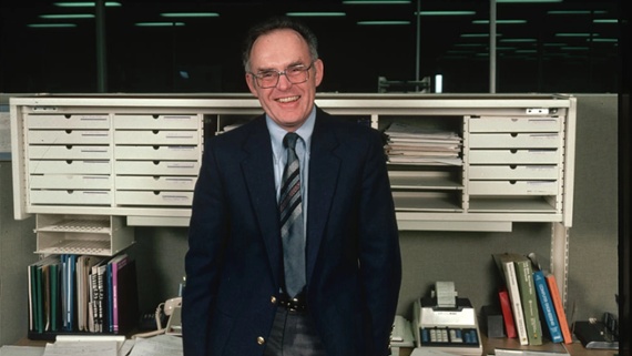Intel co-founder Gordon Moore, author of 'Moore's Law,' dies at 94